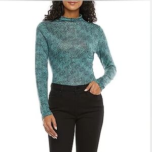 Washed but never wore- Worthington Womens Long Sleeve Turtleneck. Size small